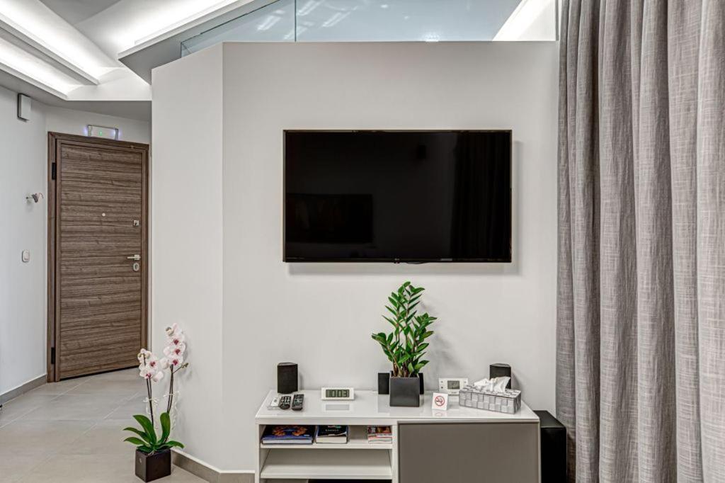Deluxe & Modern In *